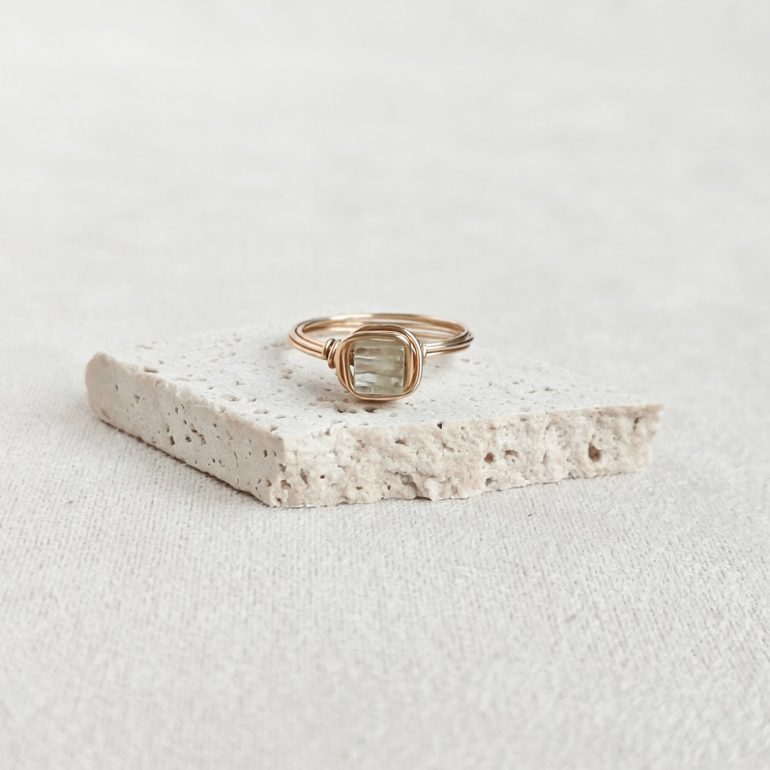 טבעת פז מיני אקוומרין