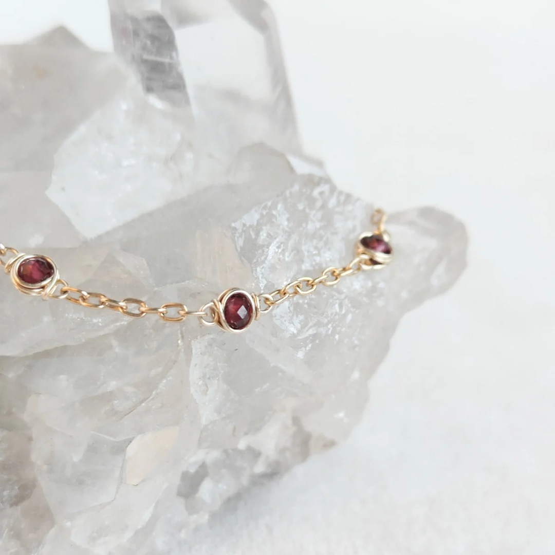 צמיד נגה גרנט אדום