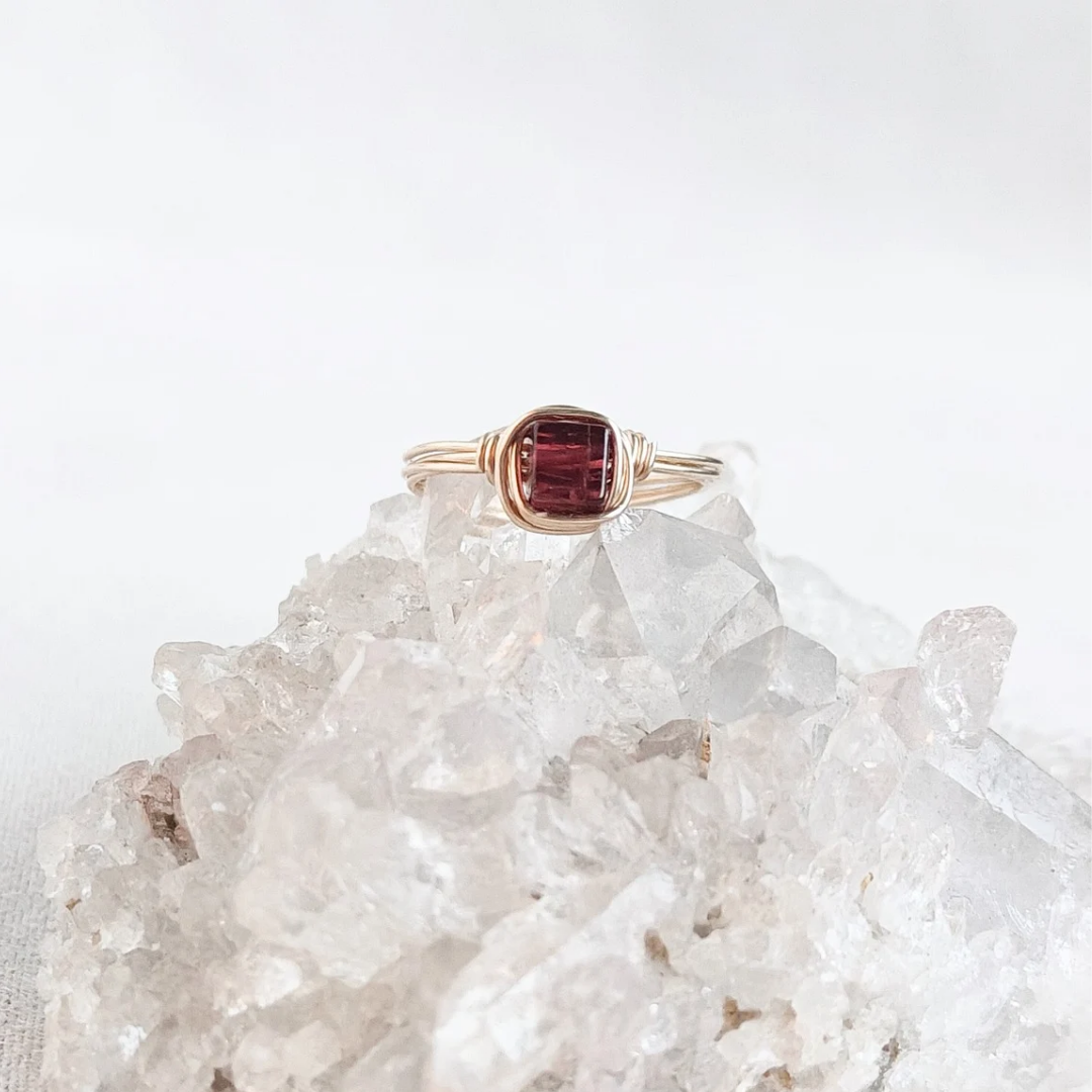 טבעת פז מיני גרנט אדום
