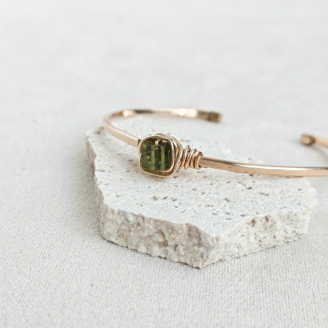 צמיד קשיח פז פרידוט