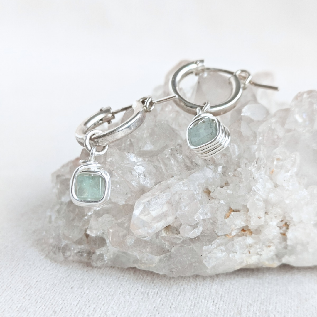 עגילי חישוק פז אקוומרין