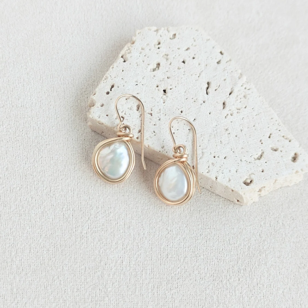 עגילים תלויים סהר פנינה