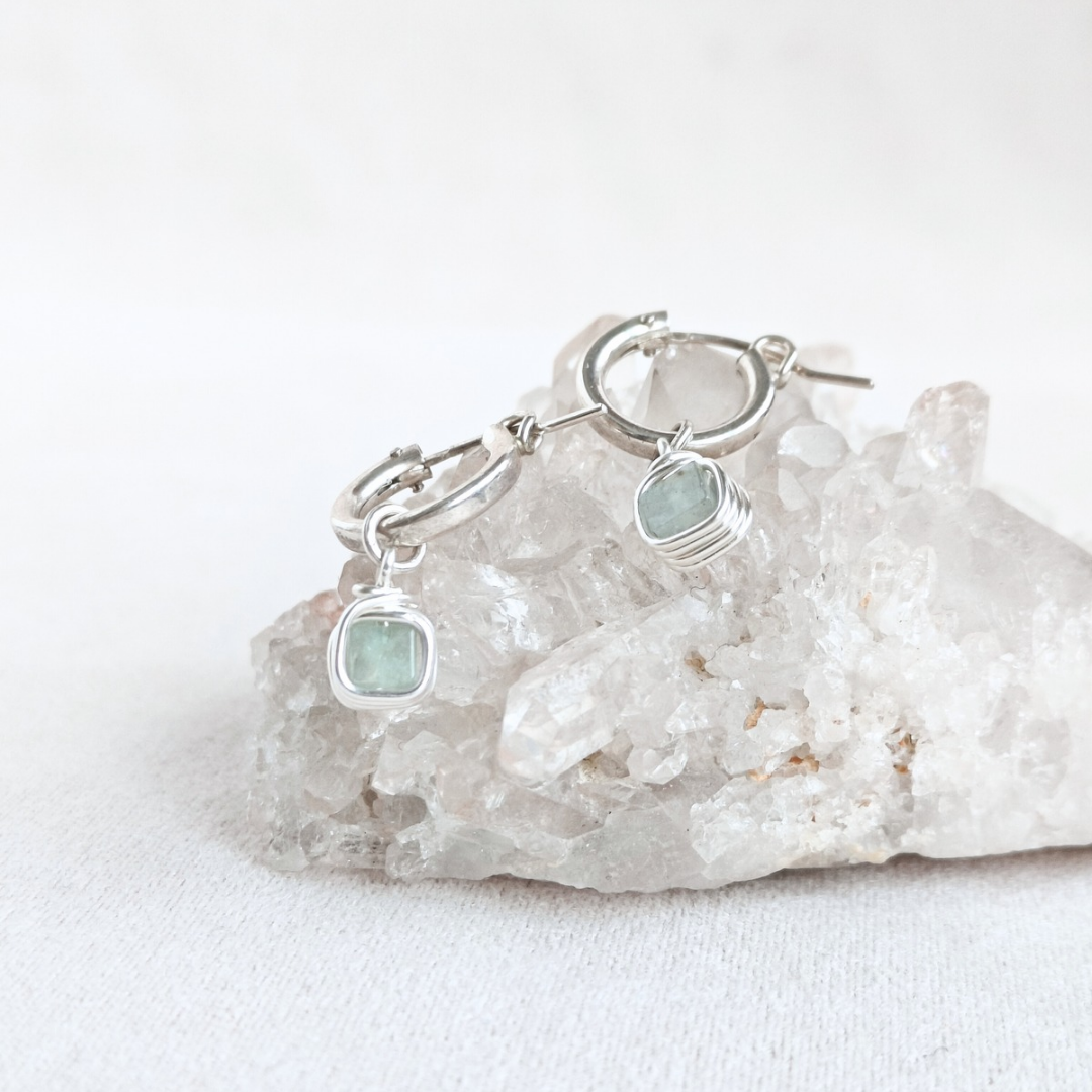 עגילי חישוק פז אקוומרין