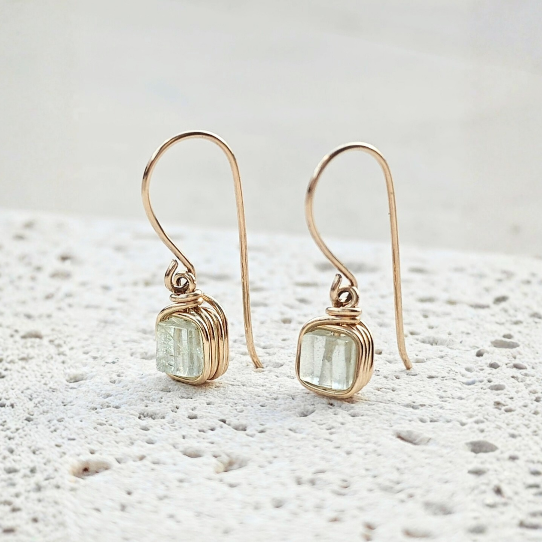 עגילים תלויים פז אקוומרין