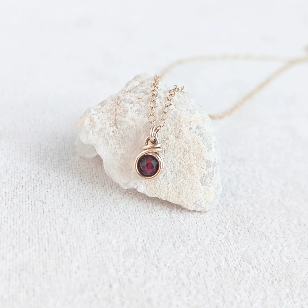 שרשרת בר גרנט אדום