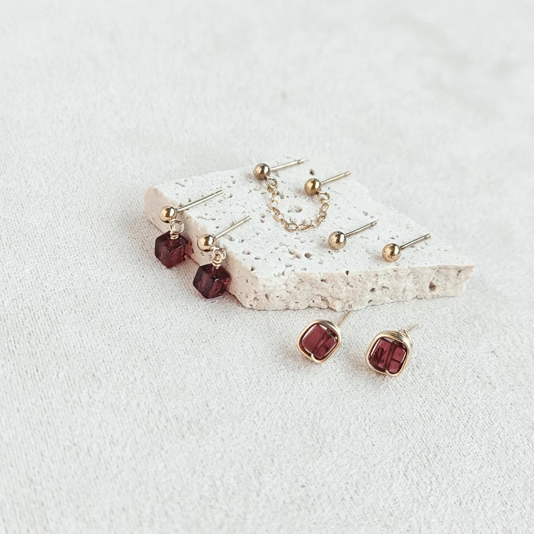 סט עגילים פז גרנט אדום