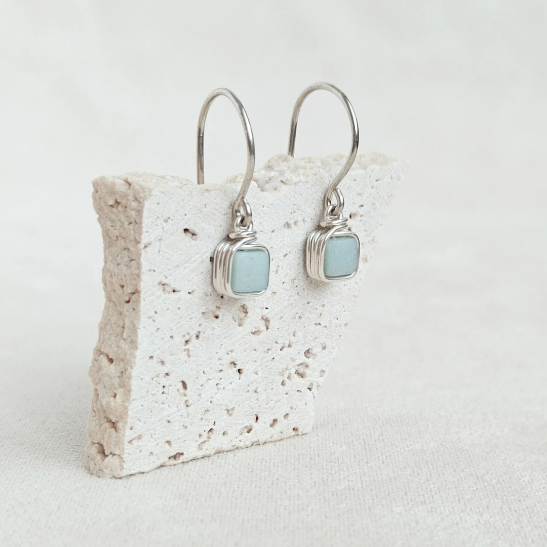 עגילים תלויים פז אמזוניט