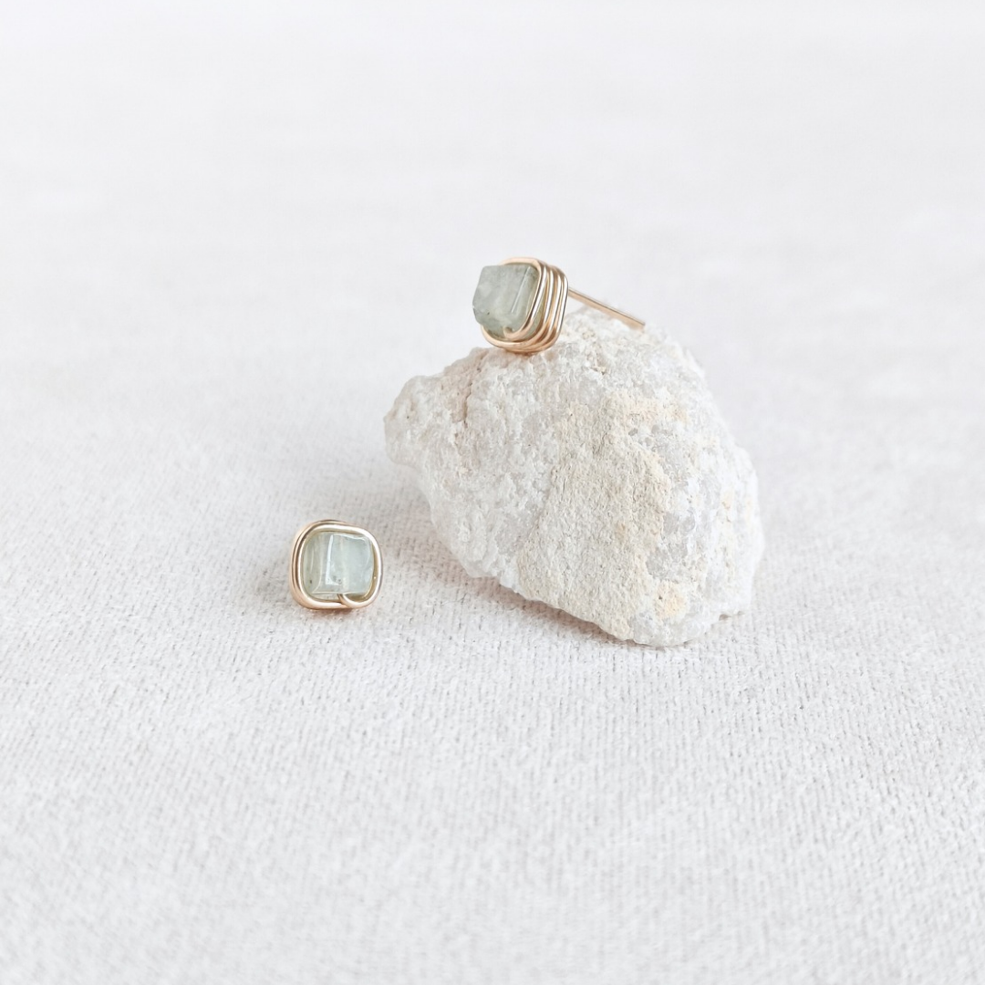 עגילים צמודים פז אקוומרין