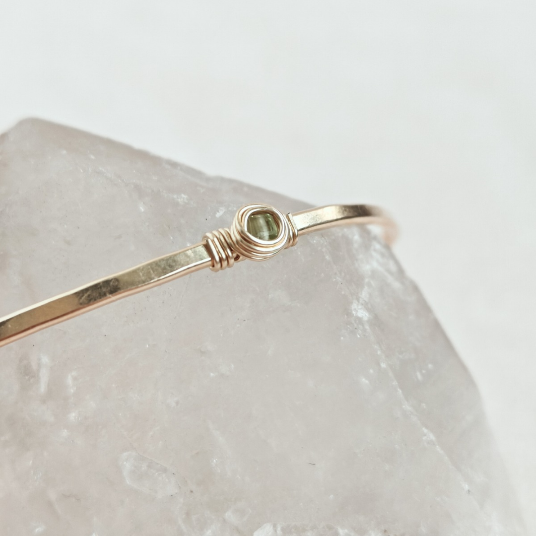 צמיד קשיח נגה פרידוט