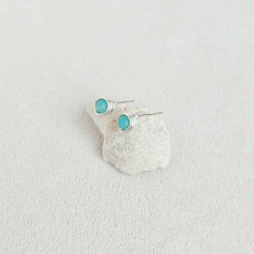 עגילים צמודים בר אמזוניט