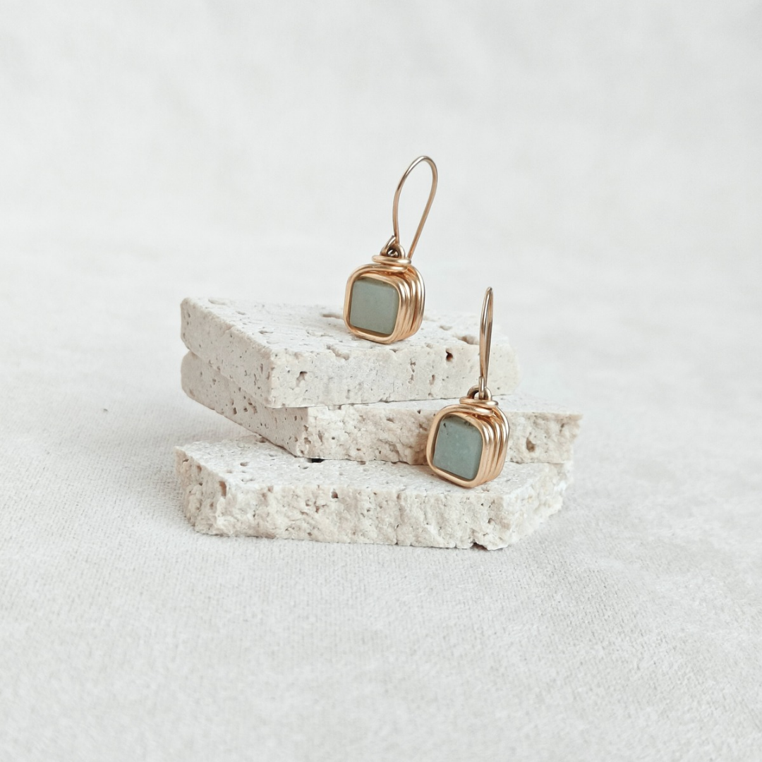 עגילים תלויים זוהר אמזוניט