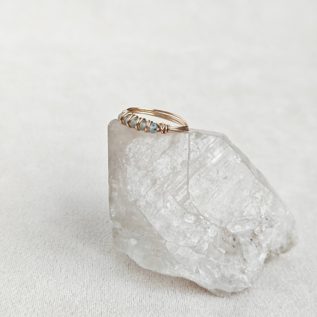 טבעת קשת אקוומרין